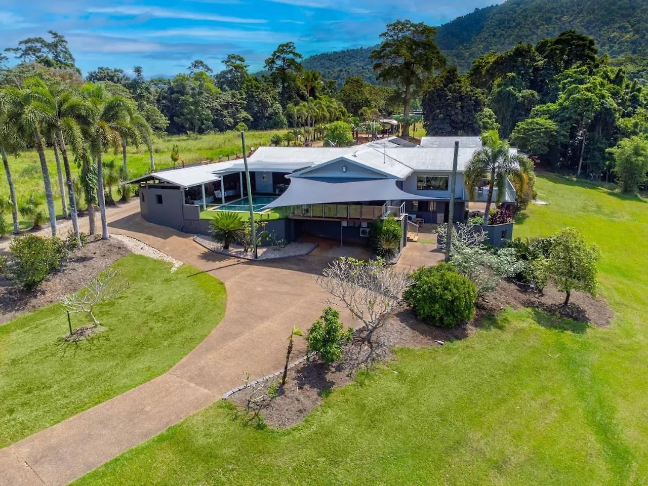 Tranquility Grand Bedroom Retreat Mission Beach 0*,  Australia