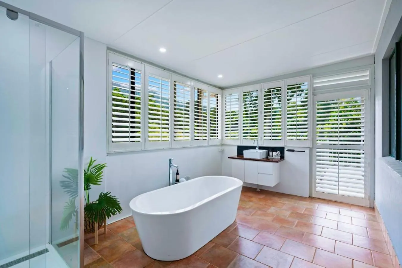 Tranquility Grand Bedroom Retreat Mission Beach 0*,  Australia
